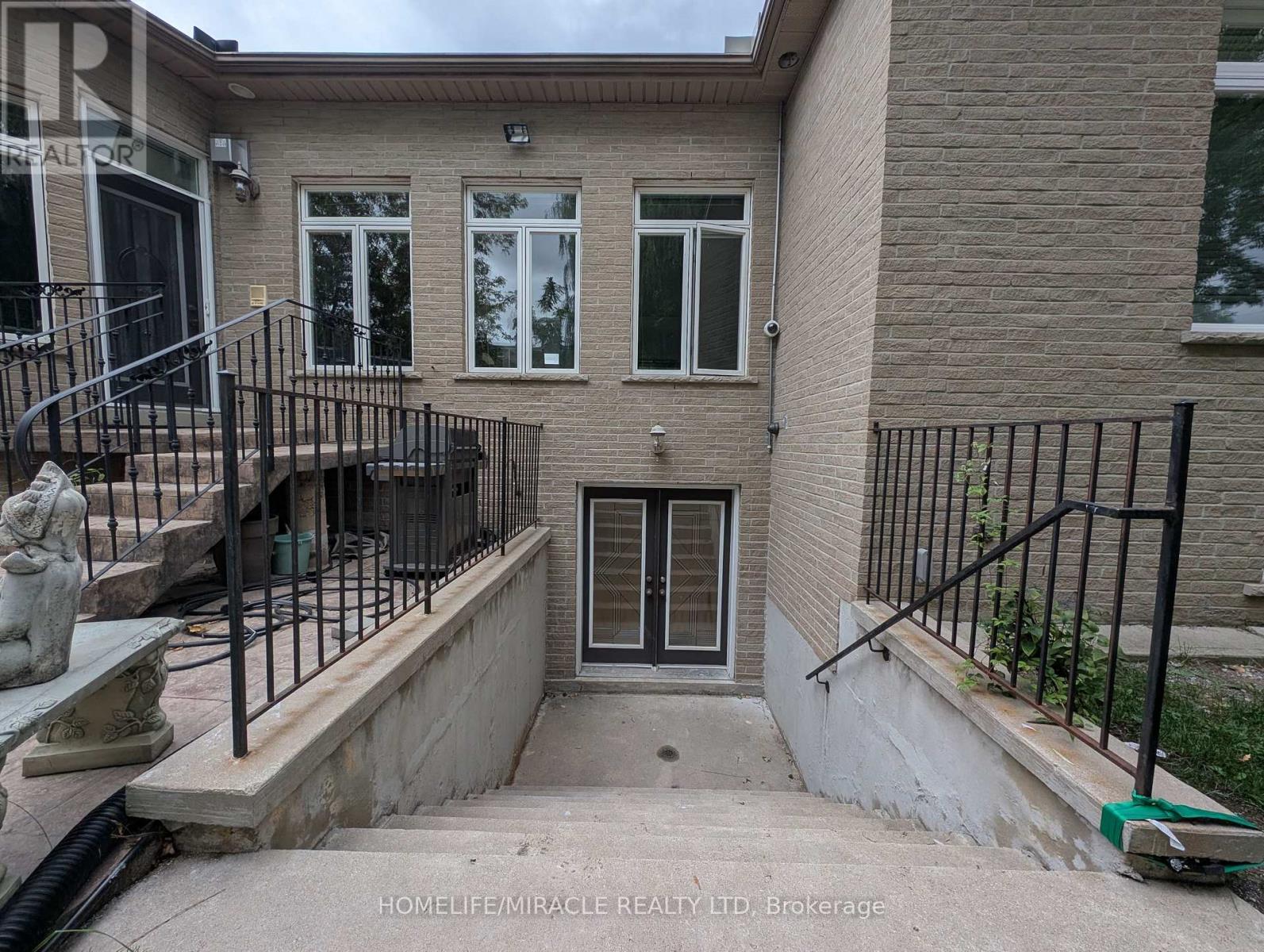 BASEMENT - 63 LOUDON CRESCENT, Vaughan, Ontario