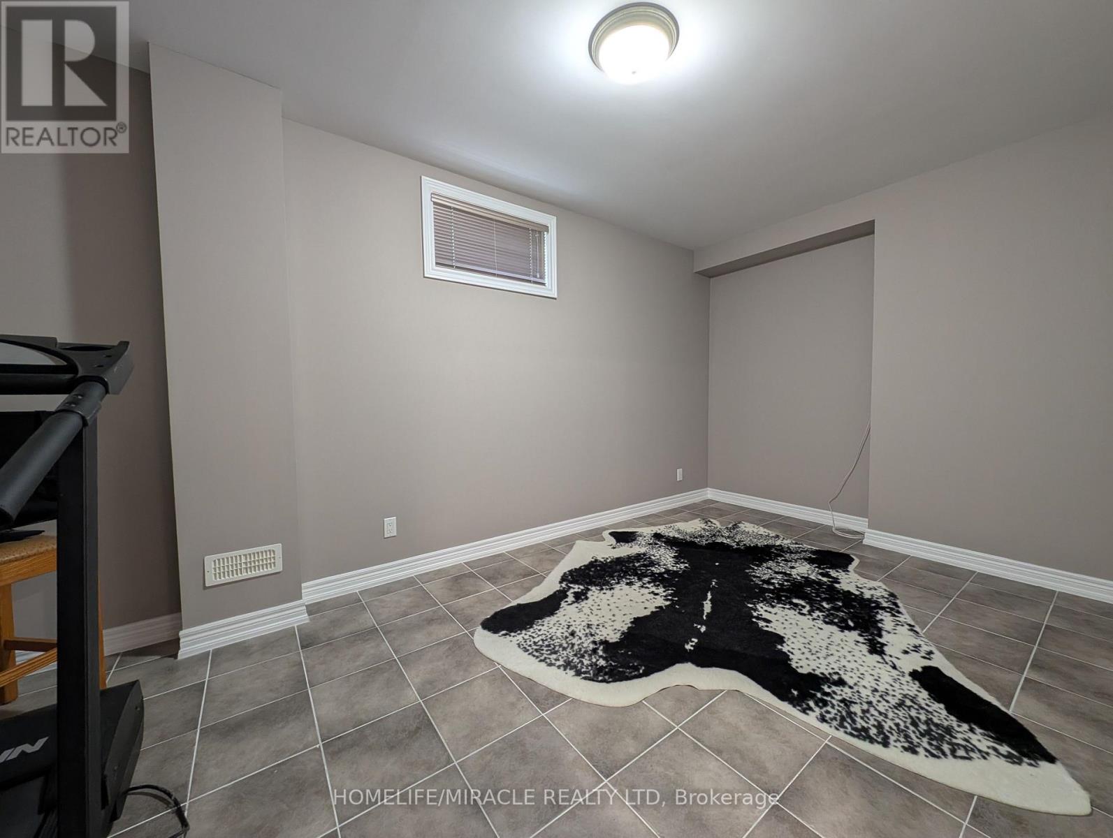 Basement - 63 Loudon Crescent, Vaughan, Ontario  L4J 8N4 - Photo 10 - N12459289