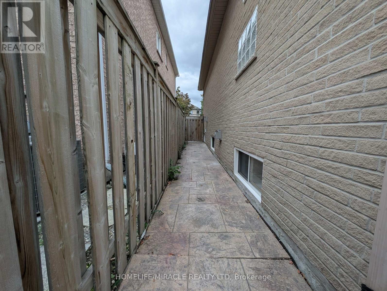 Basement - 63 Loudon Crescent, Vaughan, Ontario  L4J 8N4 - Photo 19 - N12459289