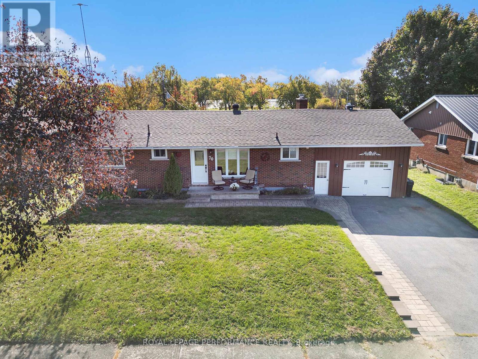 70 St Lawrence Street, South Stormont, Ontario  K0C 1M0 - Photo 33 - X12459302