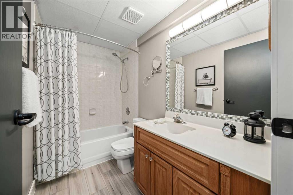 177 Hidden Vale Close Nw, Calgary, Alberta  T3A 5C7 - Photo 31 - A2262539