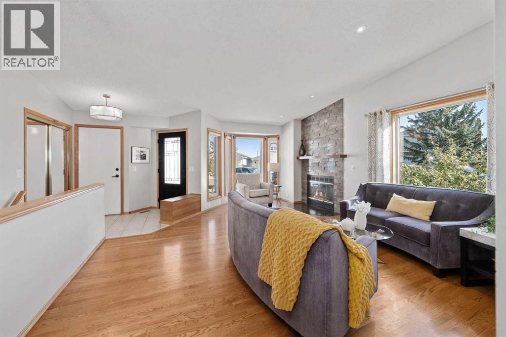 177 Hidden Vale Close Nw, Calgary, Alberta  T3A 5C7 - Photo 6 - A2262539