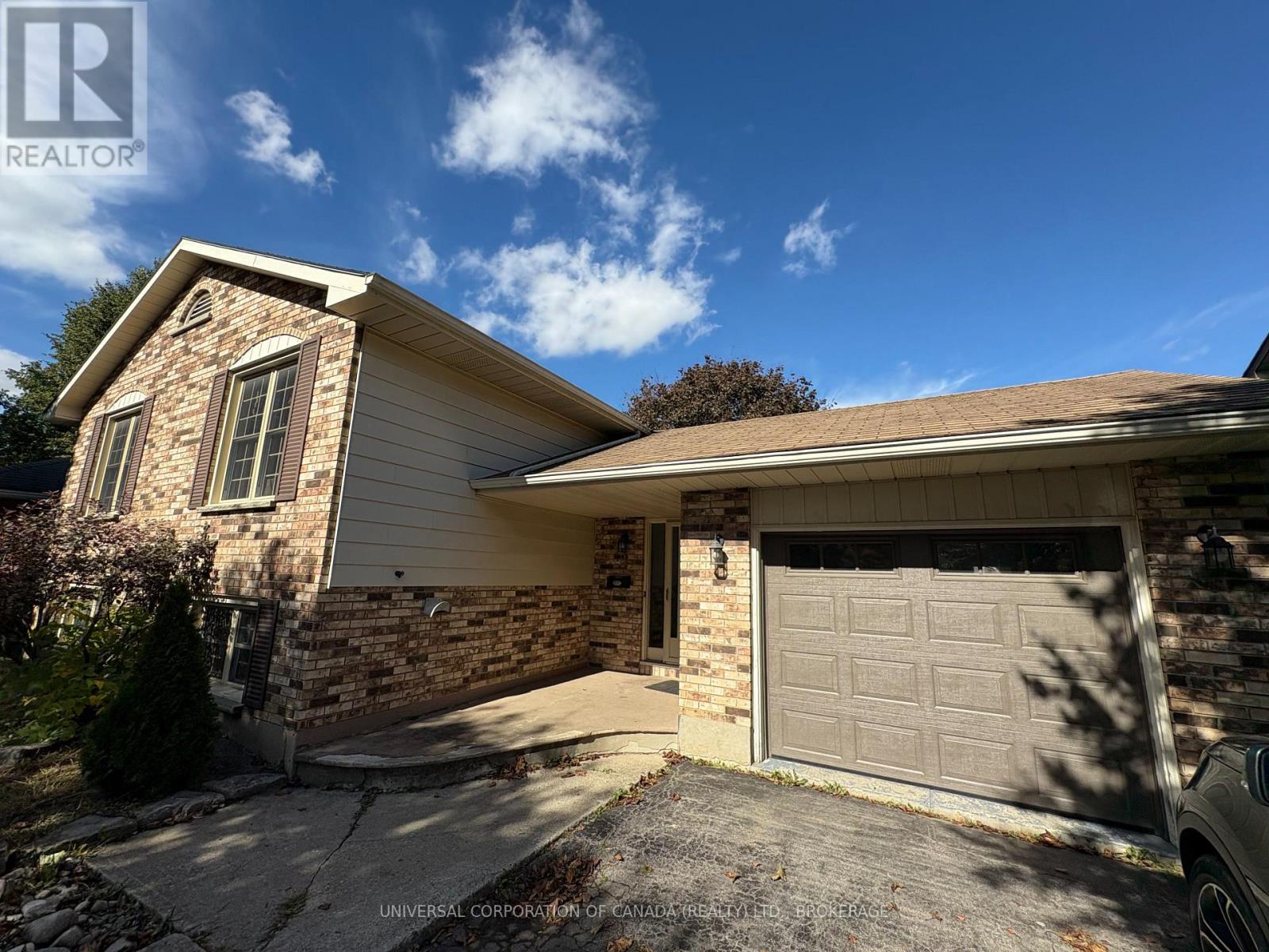 15 Treadwell Street E, Aylmer, Ontario  N5H 3B5 - Photo 2 - X12459293