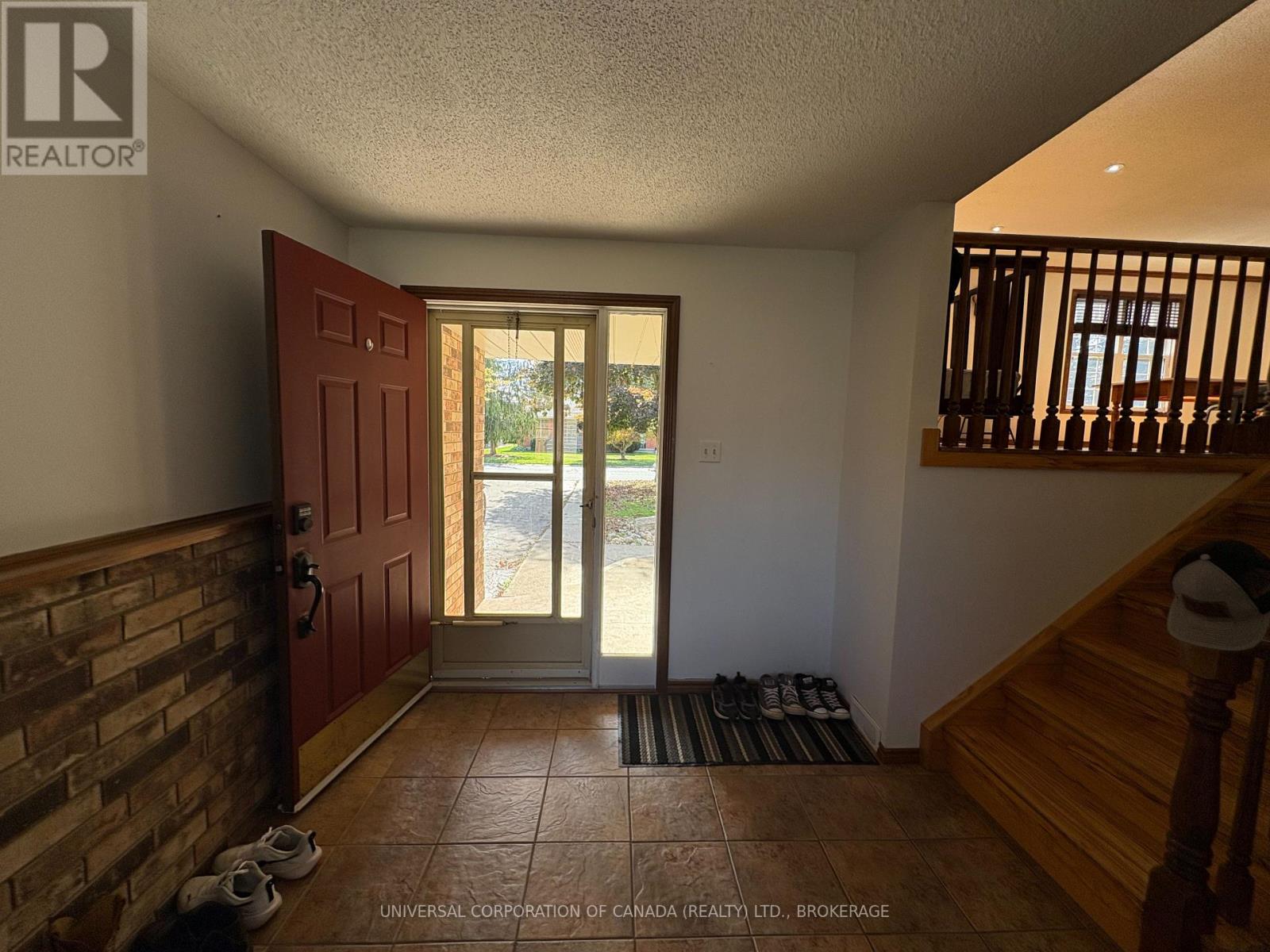 15 Treadwell Street E, Aylmer, Ontario  N5H 3B5 - Photo 3 - X12459293