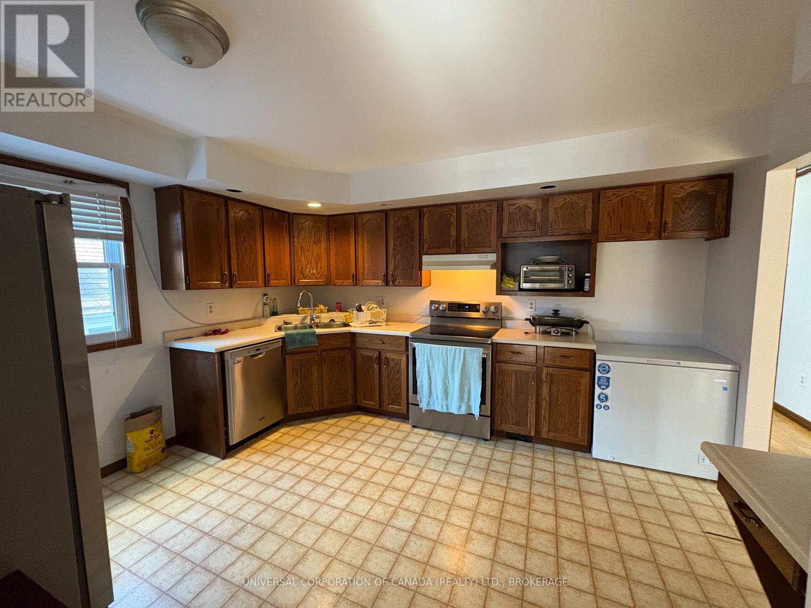 15 Treadwell Street E, Aylmer, Ontario  N5H 3B5 - Photo 6 - X12459293