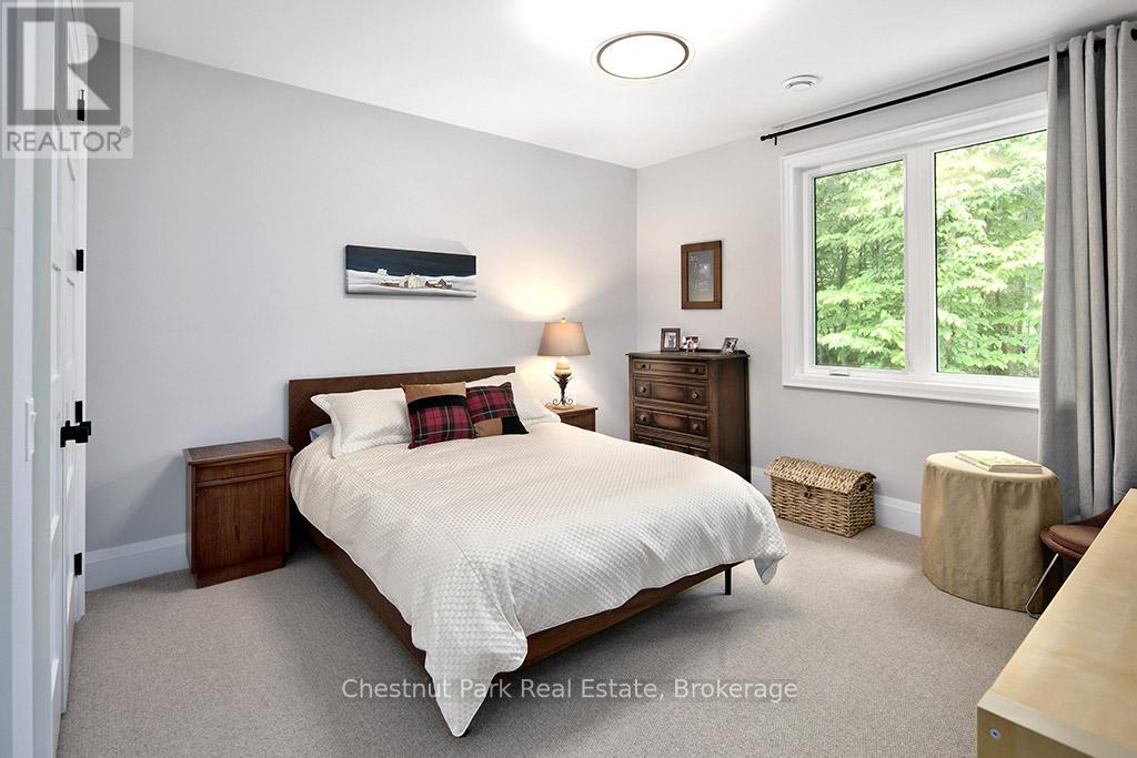 108 Stuart Court, Blue Mountains, Ontario  N0H 2P0 - Photo 24 - X12364564
