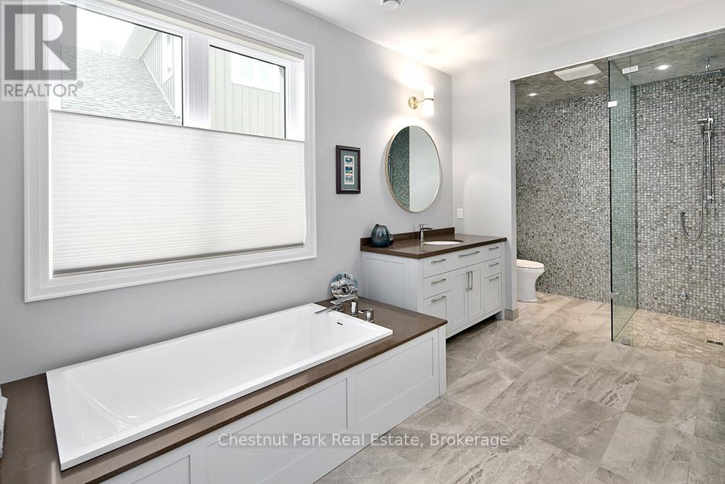 108 Stuart Court, Blue Mountains, Ontario  N0H 2P0 - Photo 32 - X12364564