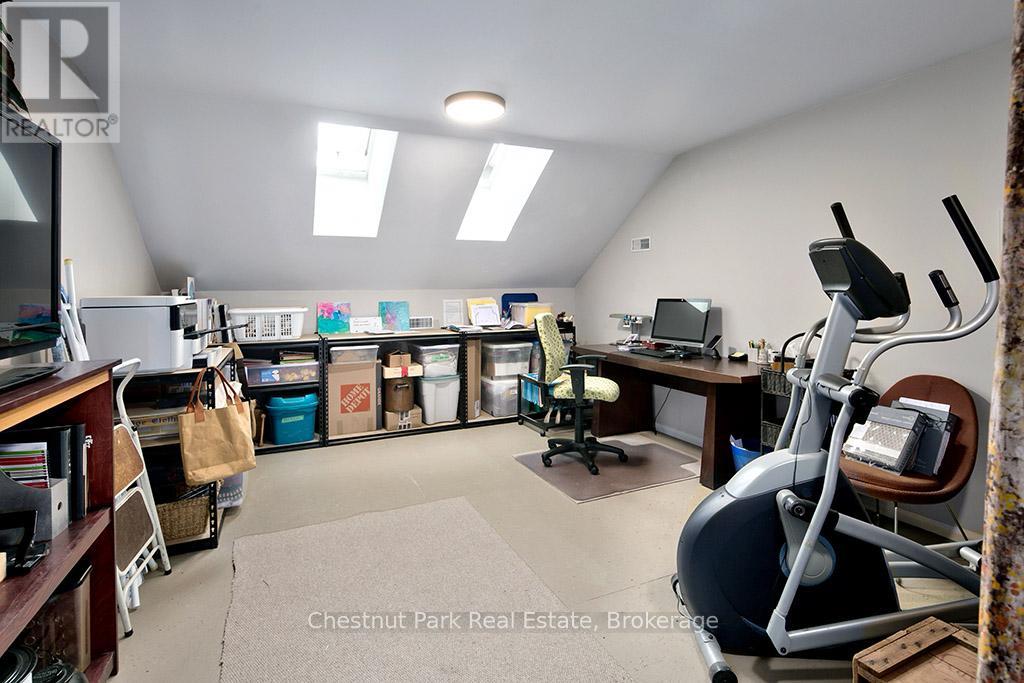 108 Stuart Court, Blue Mountains, Ontario  N0H 2P0 - Photo 38 - X12364564
