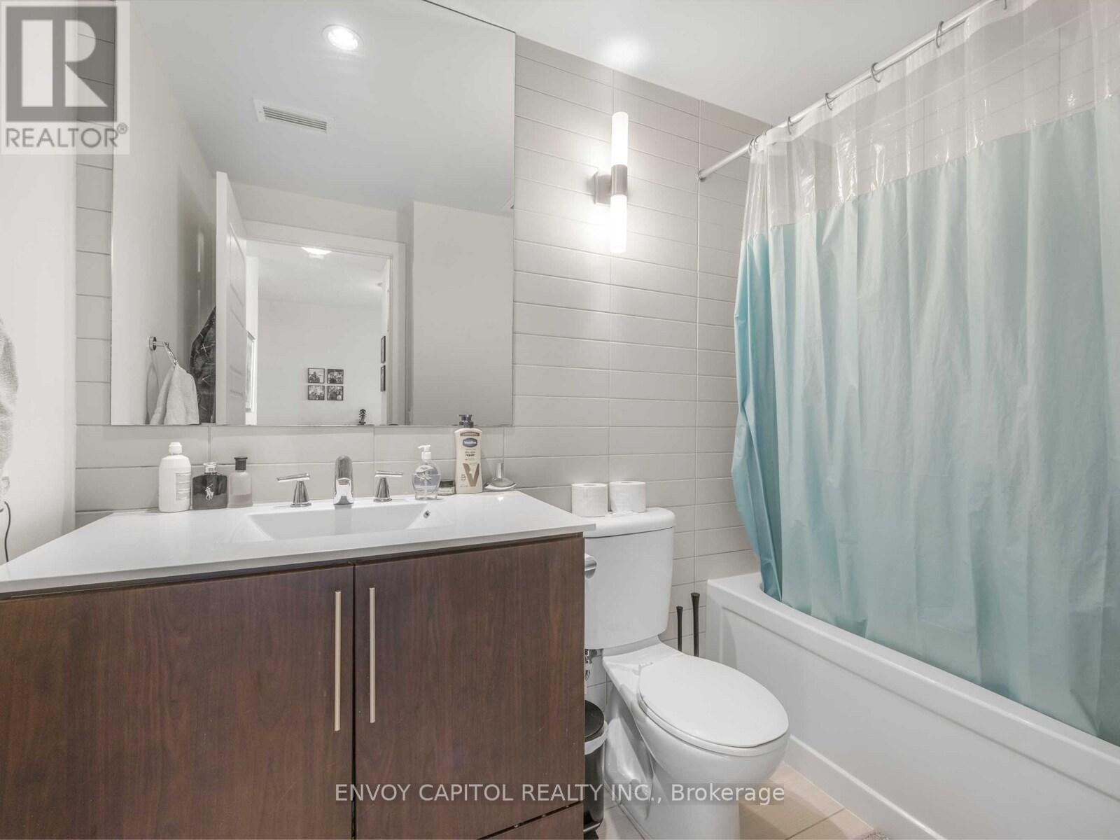 1702 - 28 Linden Street, Toronto, Ontario  M4Y 0A4 - Photo 21 - C12459300