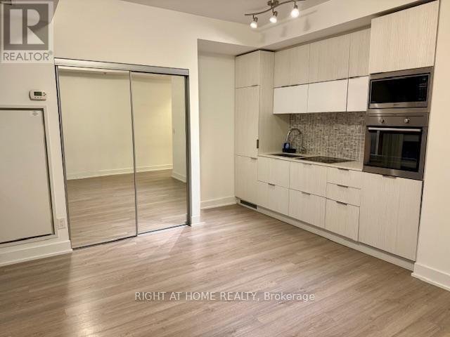 1805 - 318 Richmond Street W, Toronto, Ontario  M5V 1X2 - Photo 4 - C12459309