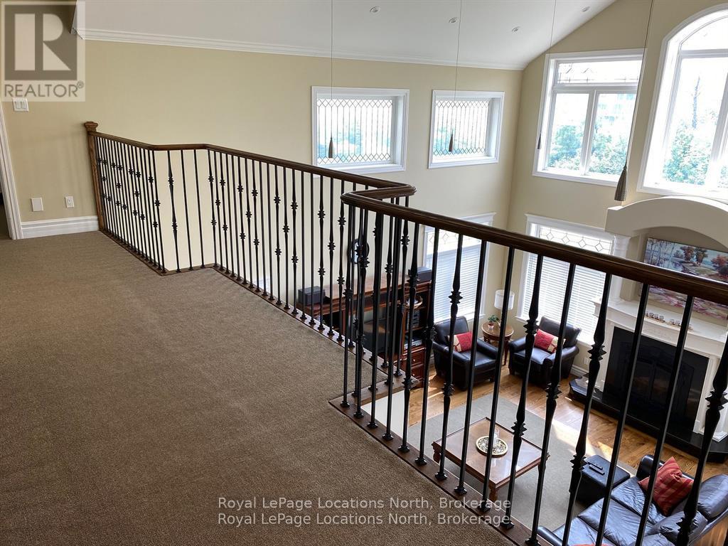 212 Snowbridge Way, Blue Mountains, Ontario  L9Y 0V1 - Photo 15 - X12459312
