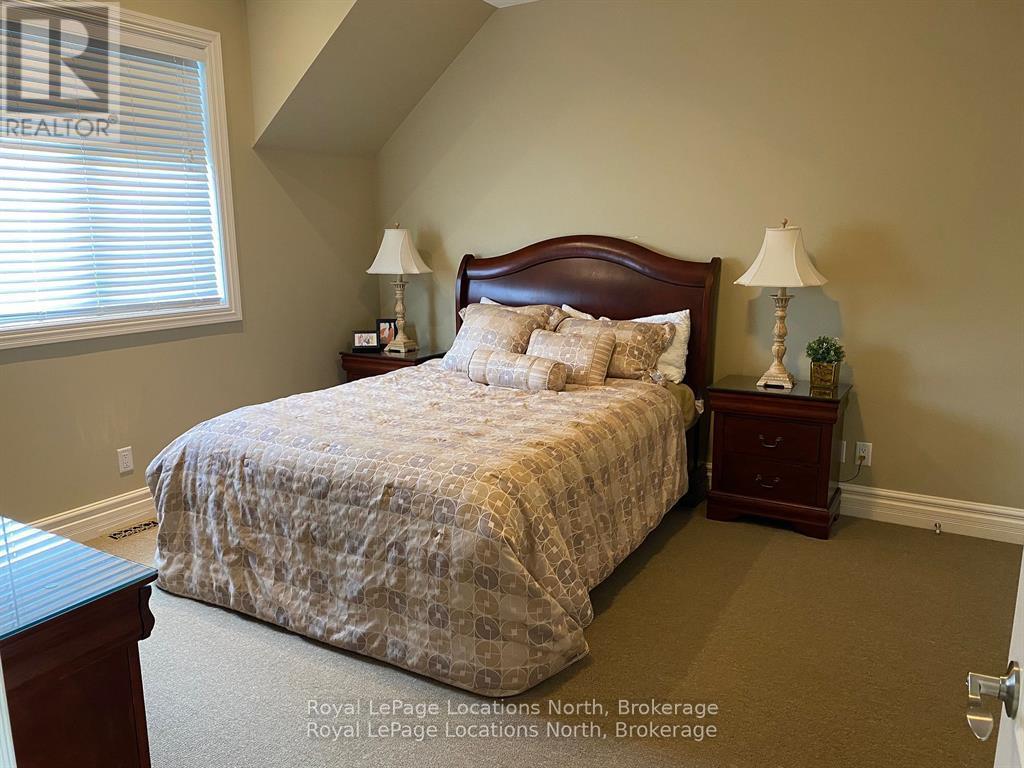 212 Snowbridge Way, Blue Mountains, Ontario  L9Y 0V1 - Photo 18 - X12459312