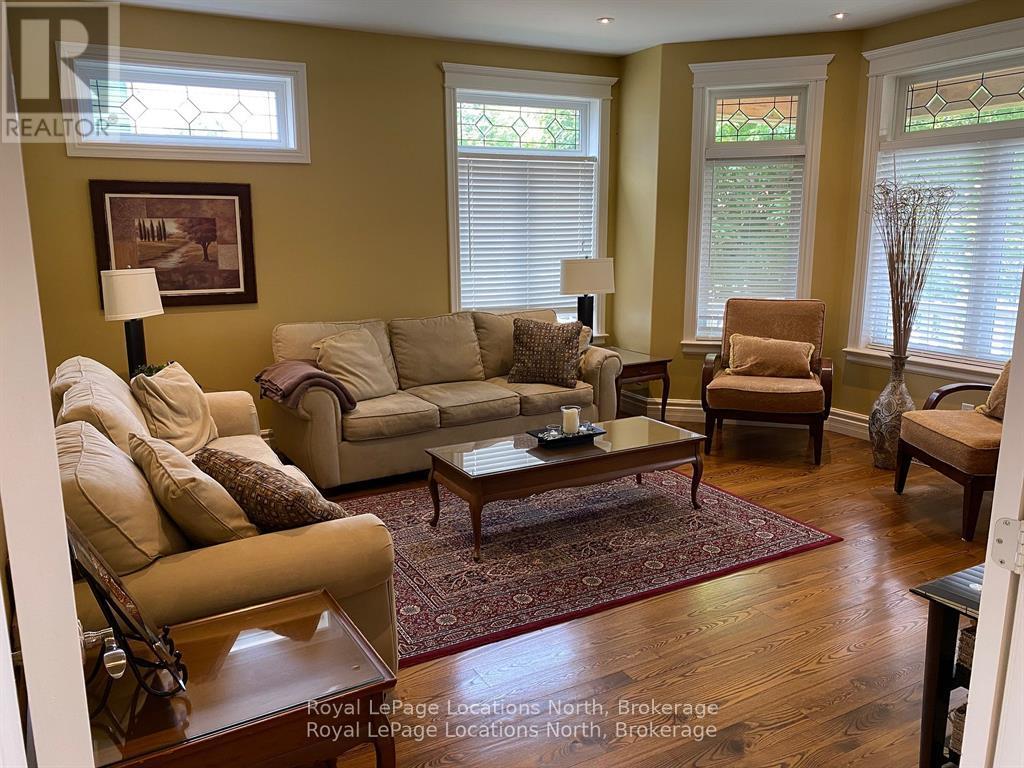 212 Snowbridge Way, Blue Mountains, Ontario  L9Y 0V1 - Photo 5 - X12459312