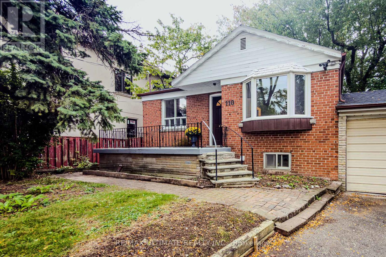 110 DE QUINCY BOULEVARD, Toronto, Ontario