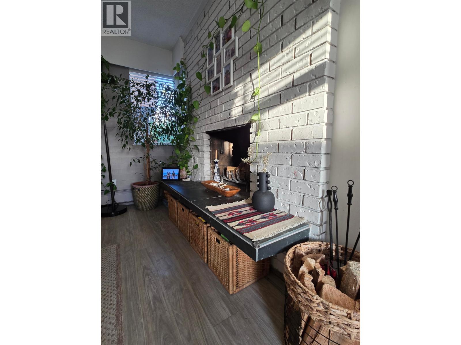 209 410 Agnes Street, New Westminster, British Columbia  V3L 1G1 - Photo 4 - R3055668