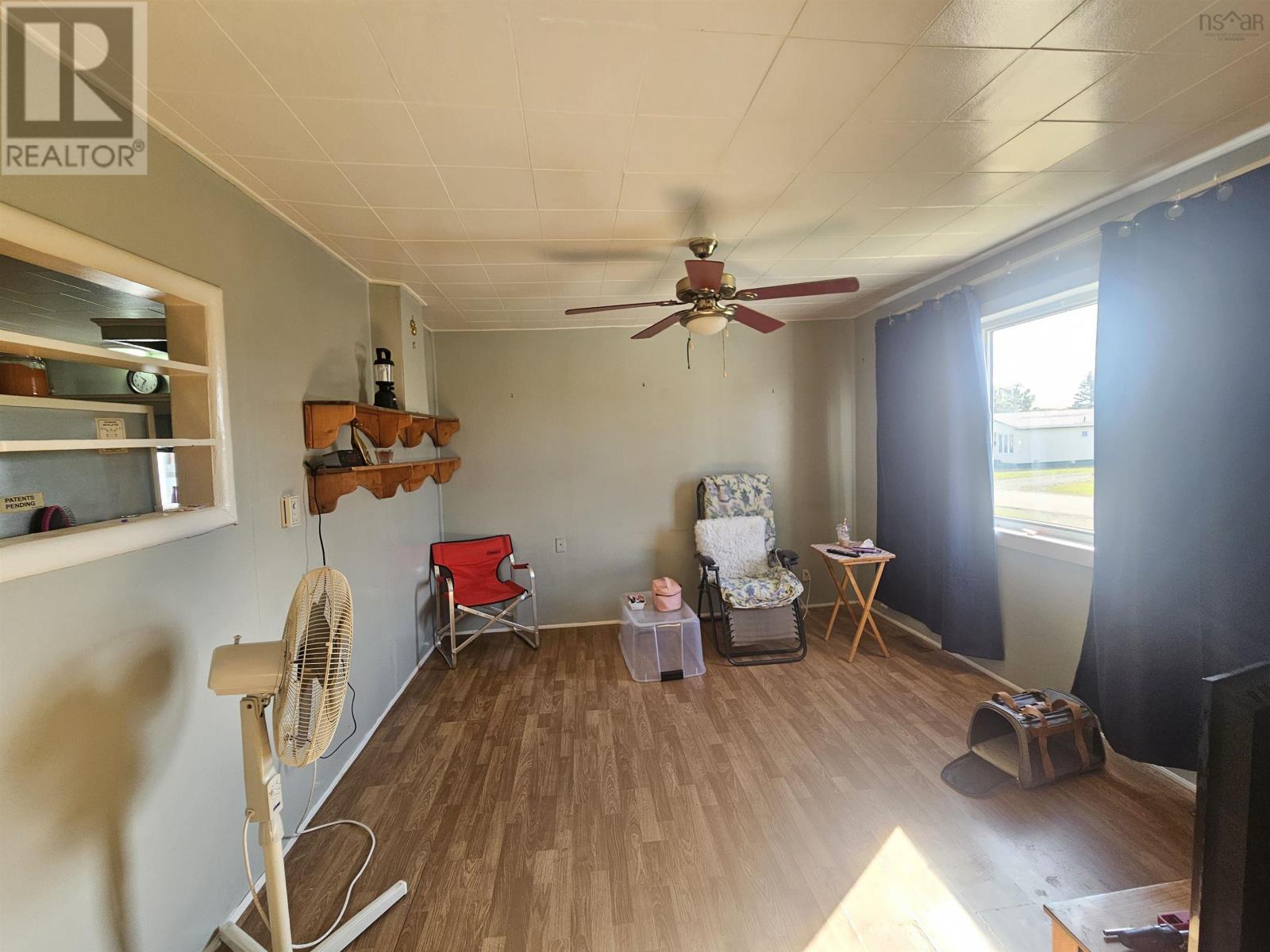 18 International Street, Glace Bay, Nova Scotia  B1A 3P7 - Photo 8 - 202525689
