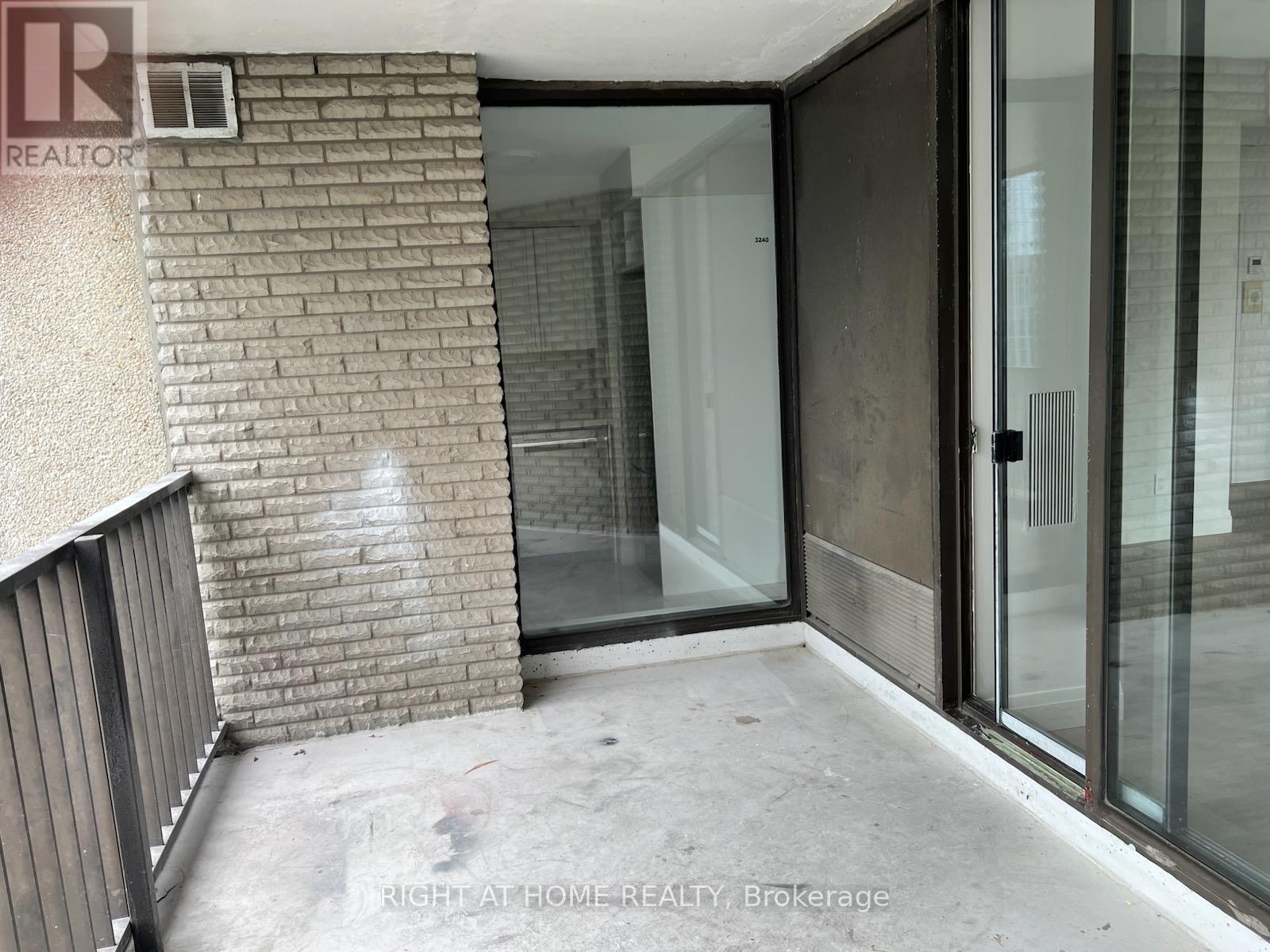 3240 - 33 Harbour Square, Toronto, Ontario  M5J 2G2 - Photo 10 - C12459180