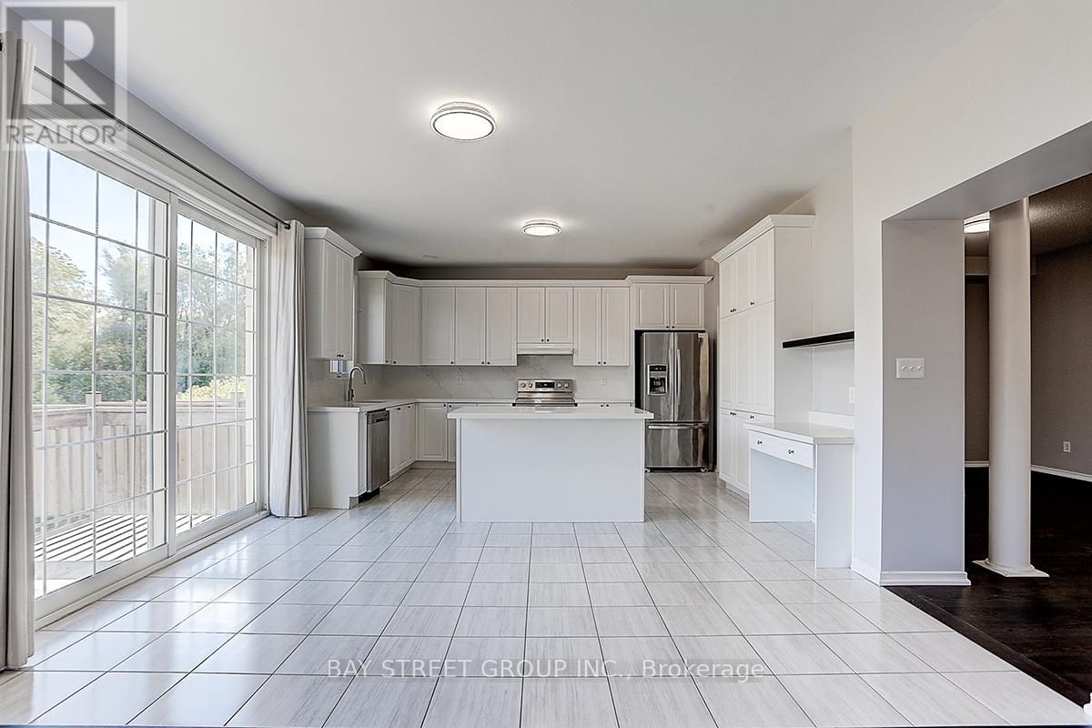 2433 Equestrian Crescent, Oshawa, Ontario  L1L 0L9 - Photo 10 - E12459324