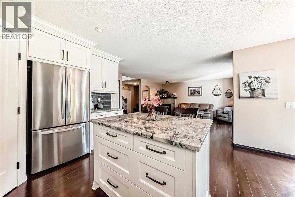 778 Fairways Green Nw, Airdrie, Alberta  T4B 3E6 - Photo 6 - A2232393