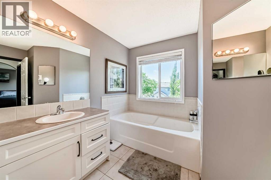 778 Fairways Green Nw, Airdrie, Alberta  T4B 3E6 - Photo 26 - A2232393