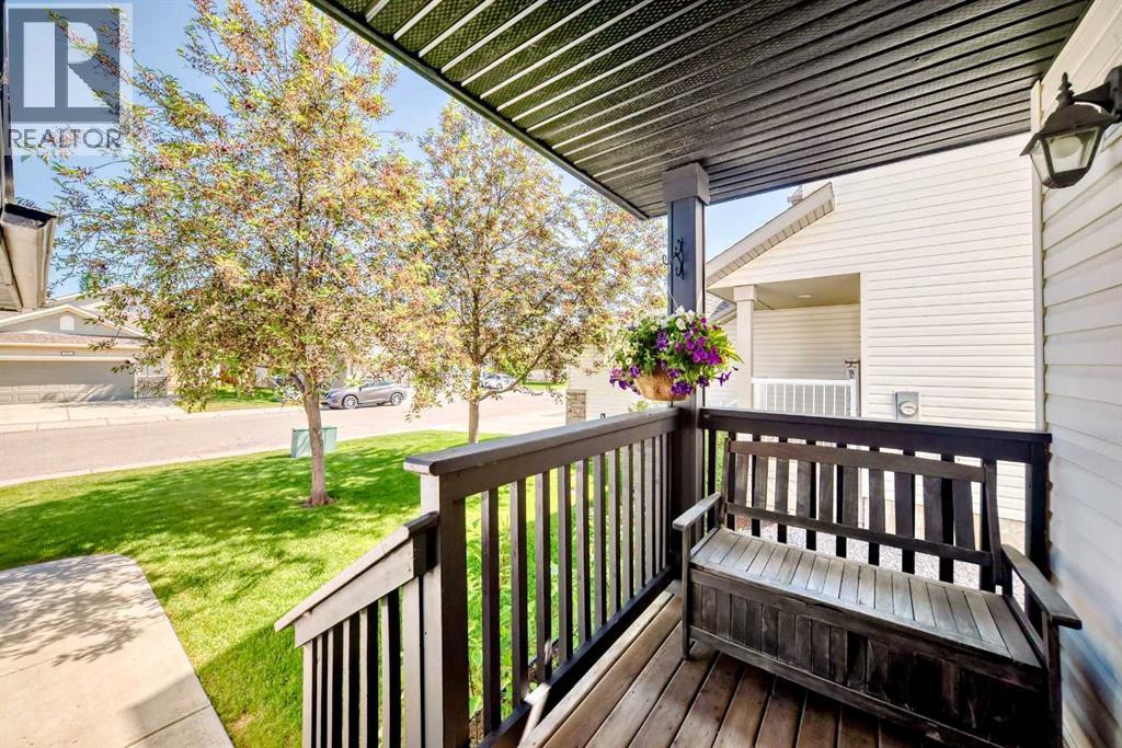 778 Fairways Green Nw, Airdrie, Alberta  T4B 3E6 - Photo 2 - A2232393
