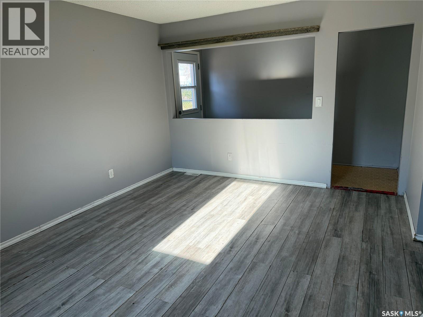 322 2nd Avenue, Young, Saskatchewan  S0K 4Y0 - Photo 16 - SK020733
