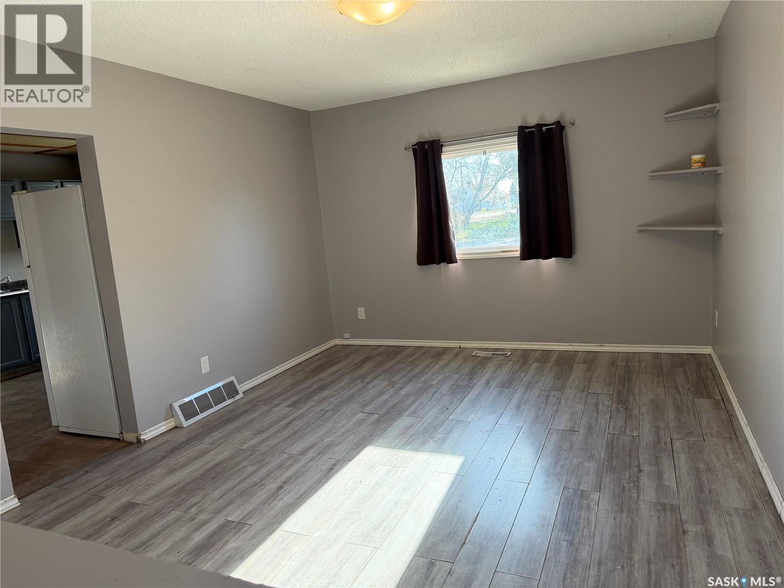 322 2nd Avenue, Young, Saskatchewan  S0K 4Y0 - Photo 17 - SK020733
