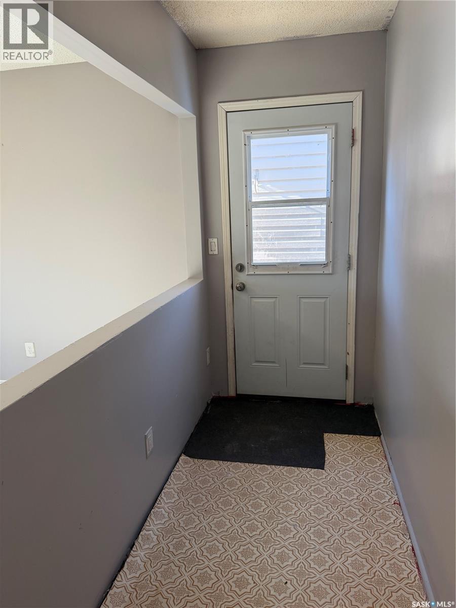 322 2nd Avenue, Young, Saskatchewan  S0K 4Y0 - Photo 20 - SK020733