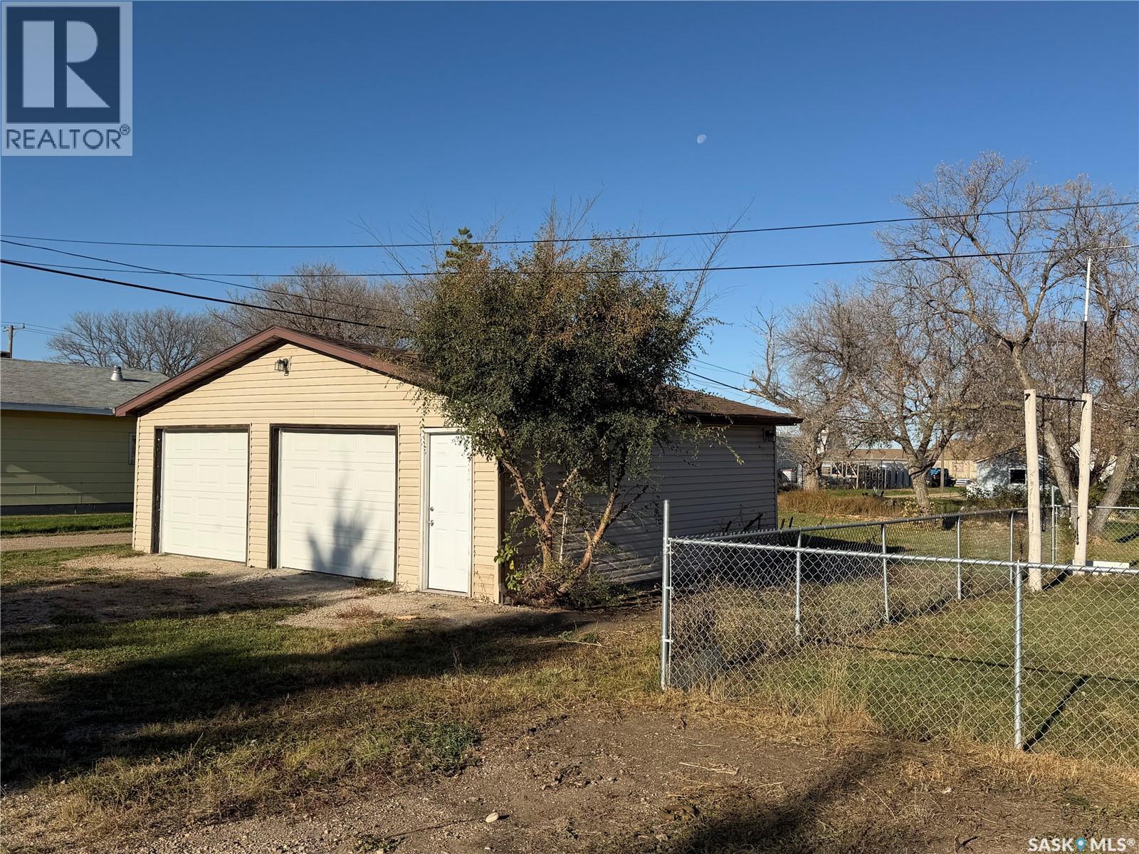 322 2nd Avenue, Young, Saskatchewan  S0K 4Y0 - Photo 4 - SK020733