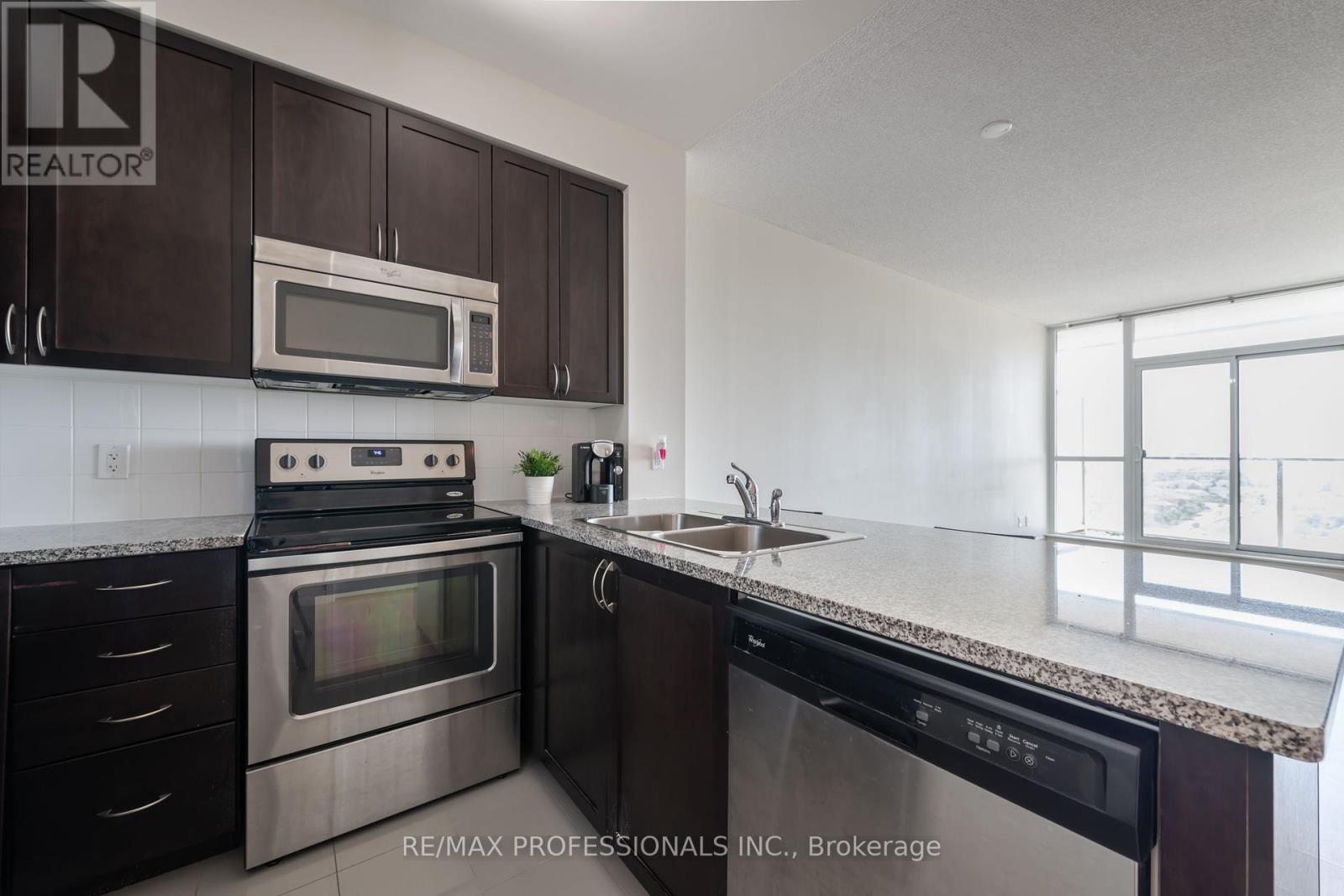 1511 - 339 Rathburn Road, Mississauga, Ontario  L5B 0C8 - Photo 10 - W12459313