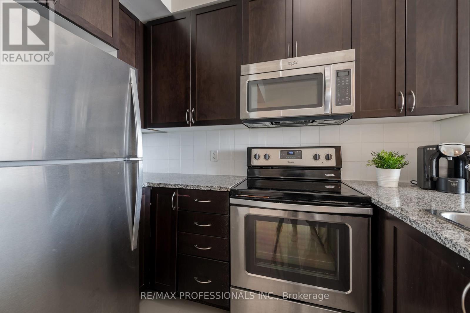 1511 - 339 Rathburn Road, Mississauga, Ontario  L5B 0C8 - Photo 11 - W12459313