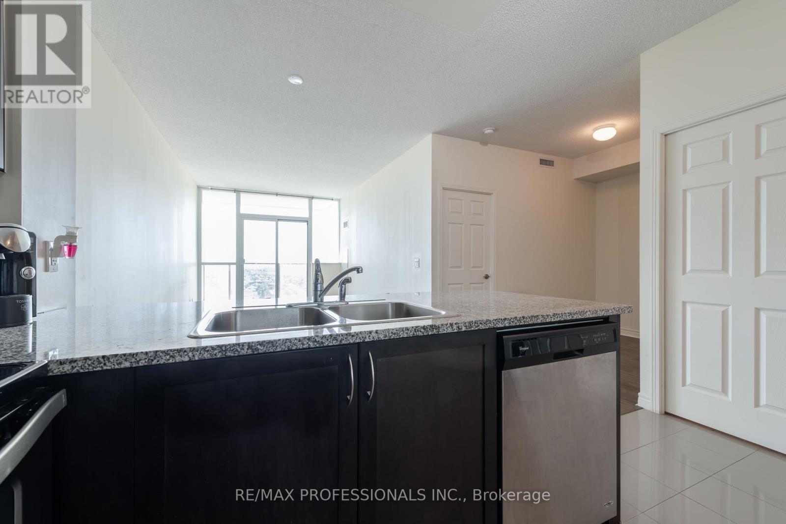 1511 - 339 Rathburn Road, Mississauga, Ontario  L5B 0C8 - Photo 13 - W12459313