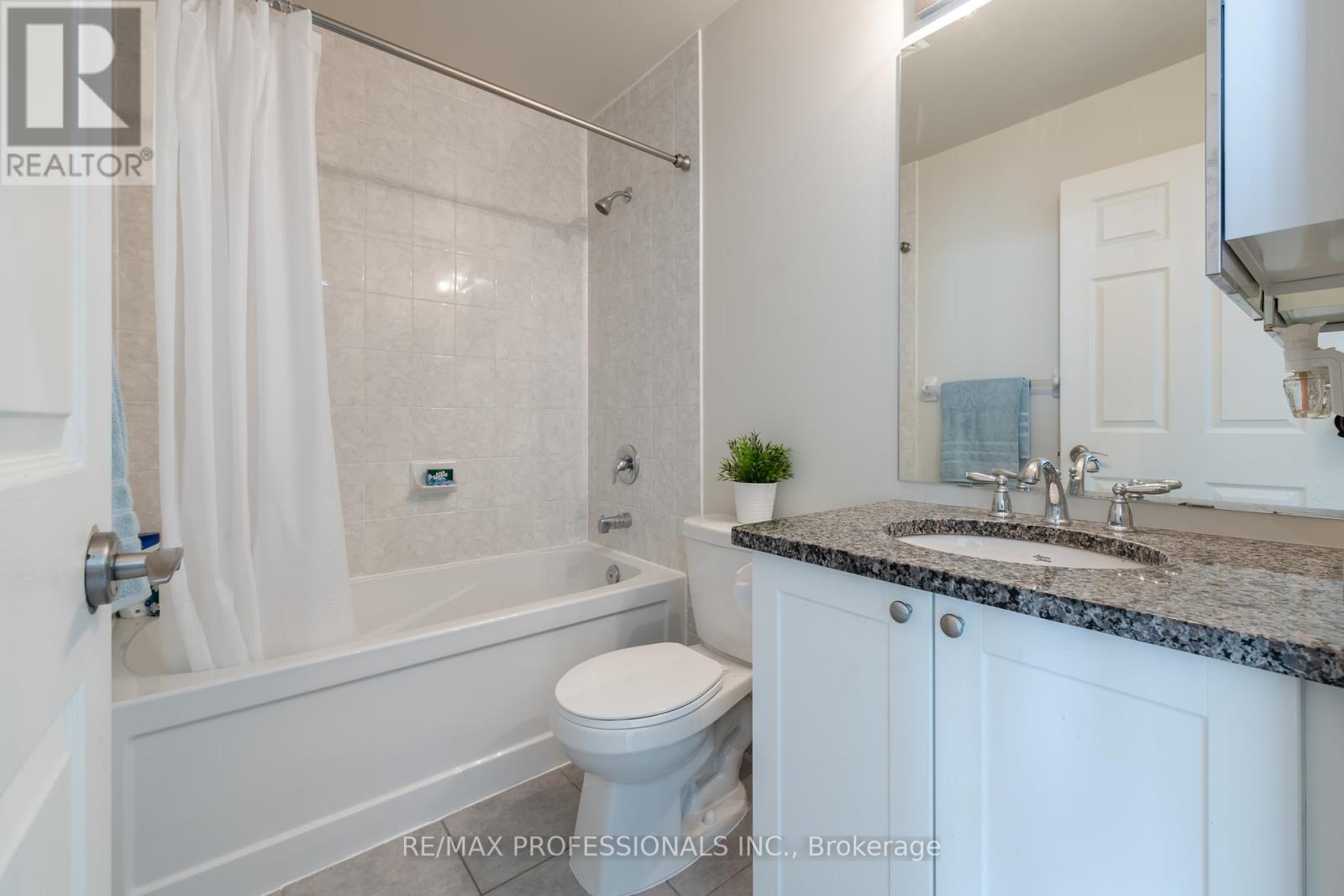 1511 - 339 Rathburn Road, Mississauga, Ontario  L5B 0C8 - Photo 15 - W12459313