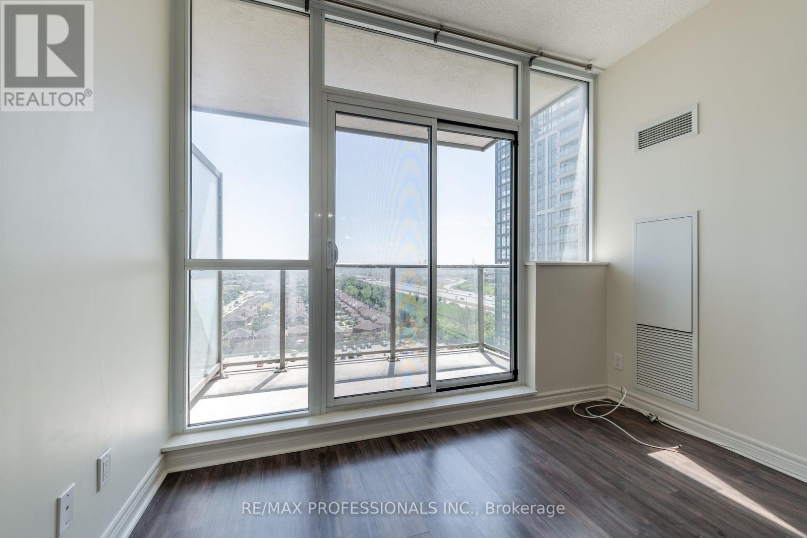1511 - 339 Rathburn Road, Mississauga, Ontario  L5B 0C8 - Photo 17 - W12459313