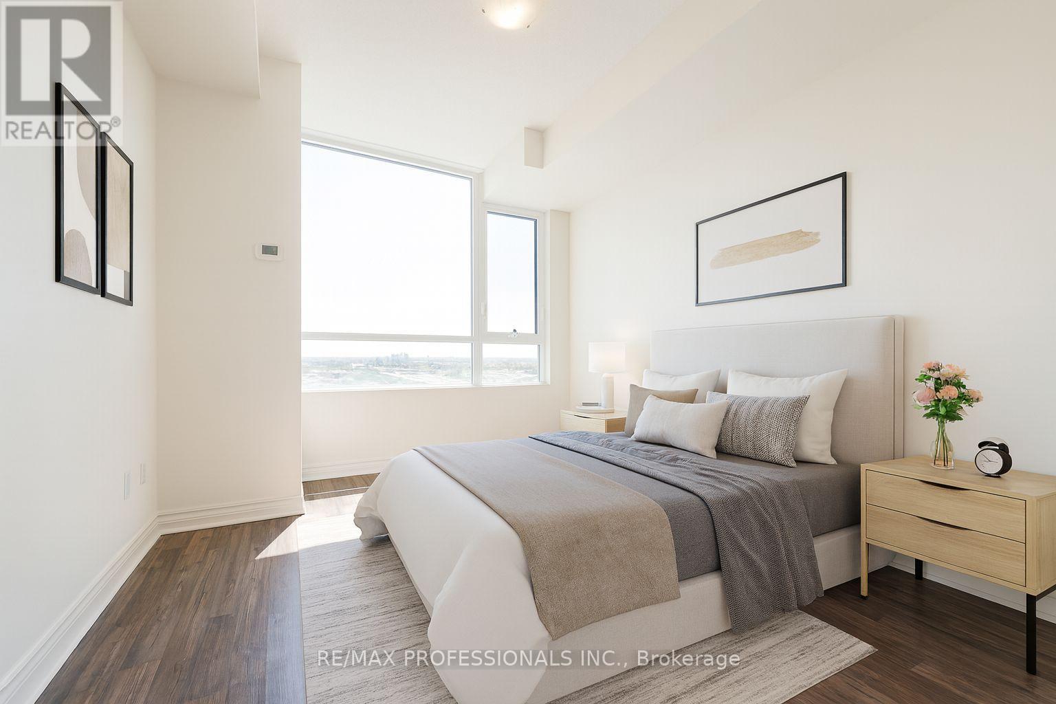 1511 - 339 Rathburn Road, Mississauga, Ontario  L5B 0C8 - Photo 5 - W12459313