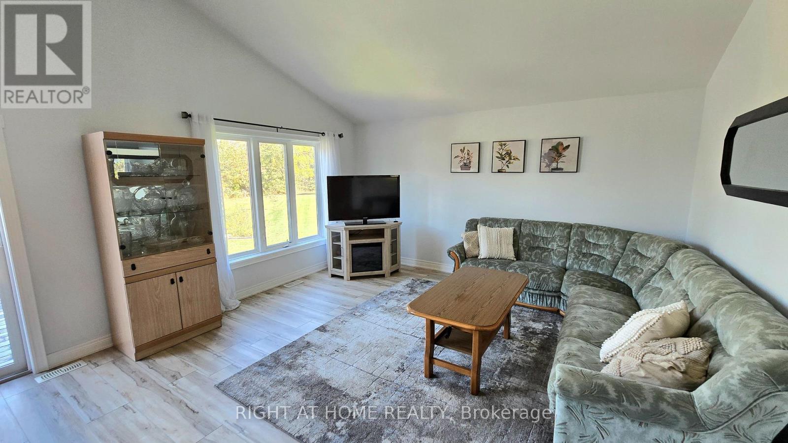 40996 Forks Road, Wainfleet, Ontario  L0S 1V0 - Photo 12 - X12459318