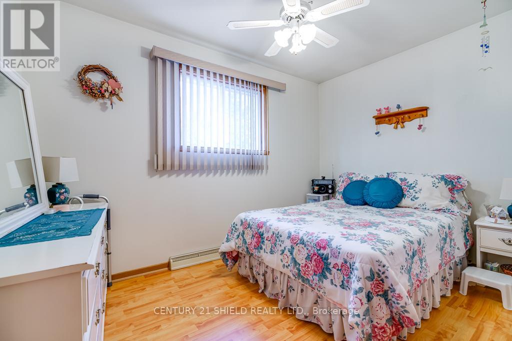 105 Athlone Drive, Cornwall, Ontario  K6H 6K9 - Photo 12 - X12459325