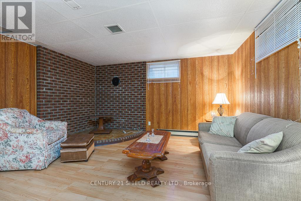 105 Athlone Drive, Cornwall, Ontario  K6H 6K9 - Photo 18 - X12459325