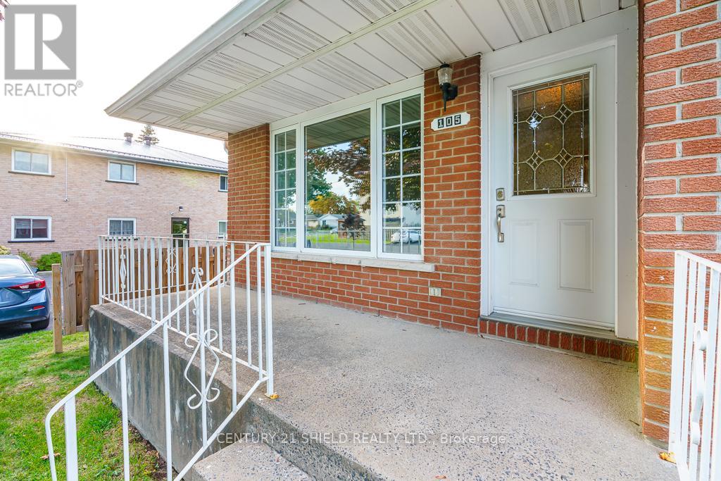 105 Athlone Drive, Cornwall, Ontario  K6H 6K9 - Photo 2 - X12459325