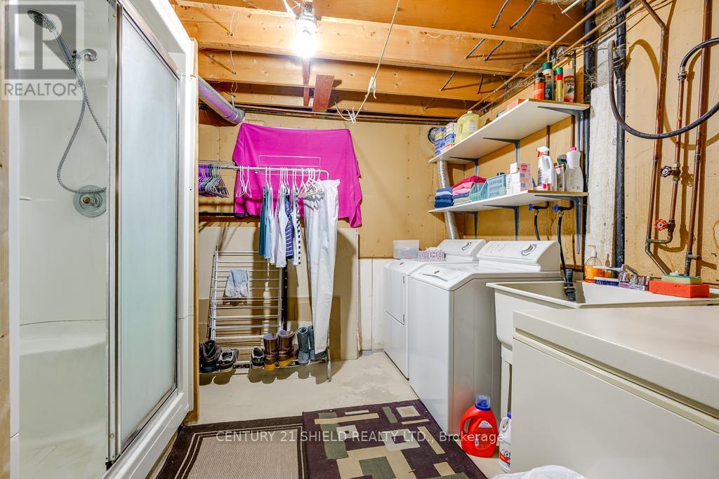 105 Athlone Drive, Cornwall, Ontario  K6H 6K9 - Photo 21 - X12459325