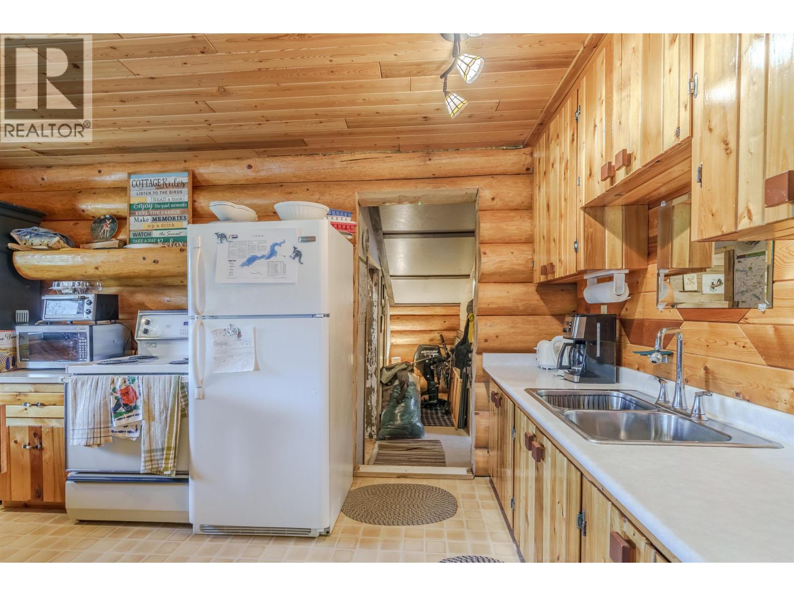 7561 Mccarthy Road, Bridge Lake, British Columbia  V0K 1X2 - Photo 7 - R3057761