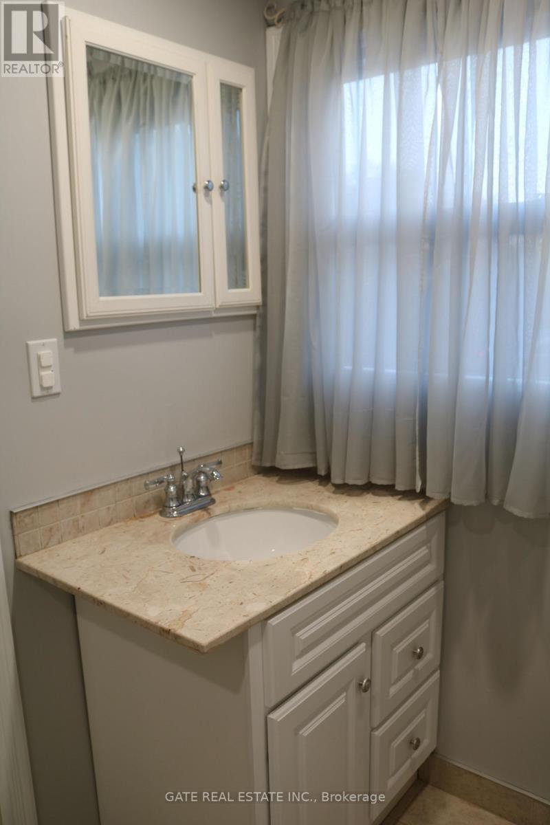 13 Spring Street, Whitchurch-Stouffville, Ontario  L4A 7X1 - Photo 14 - N12459326