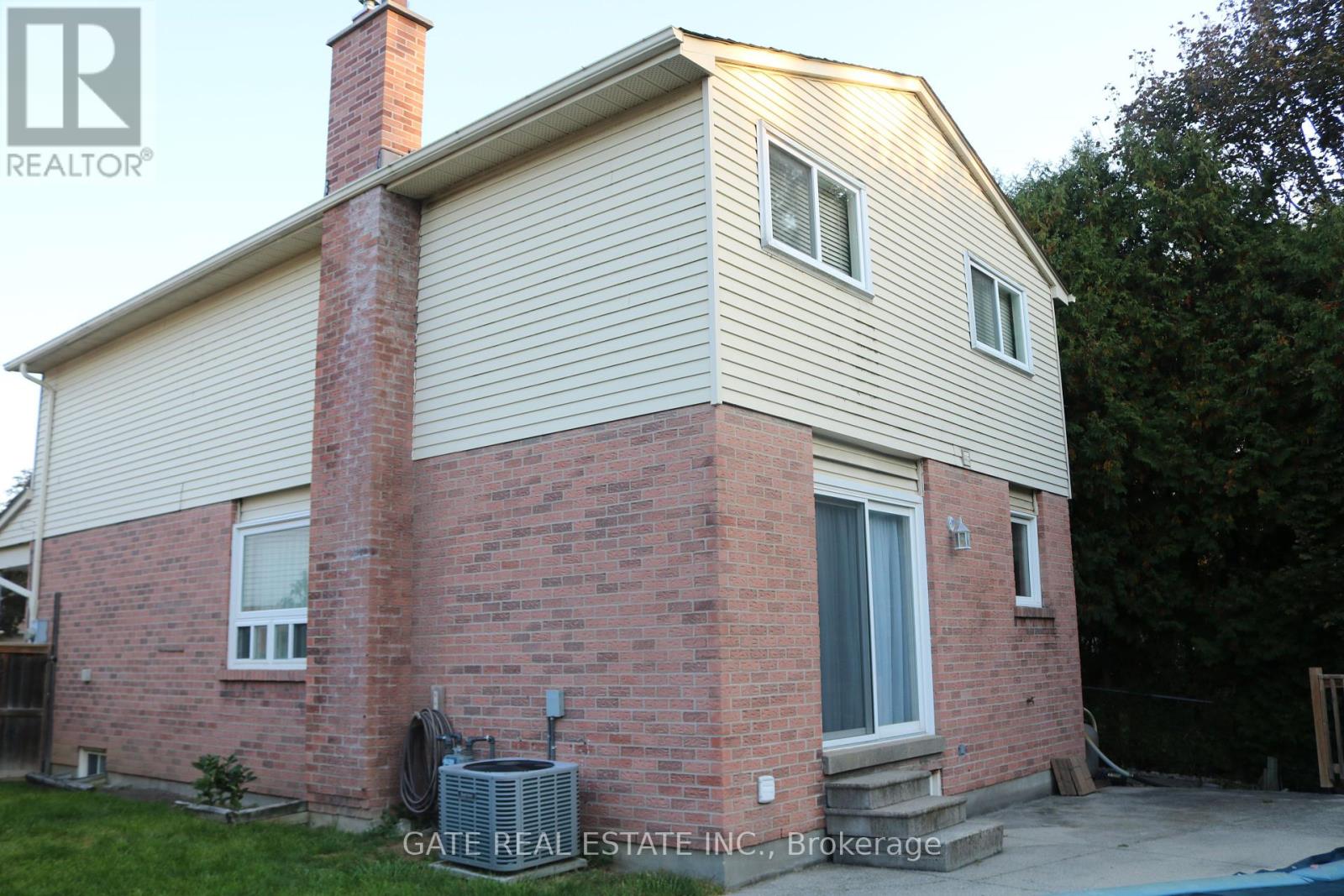 13 Spring Street, Whitchurch-Stouffville, Ontario  L4A 7X1 - Photo 15 - N12459326