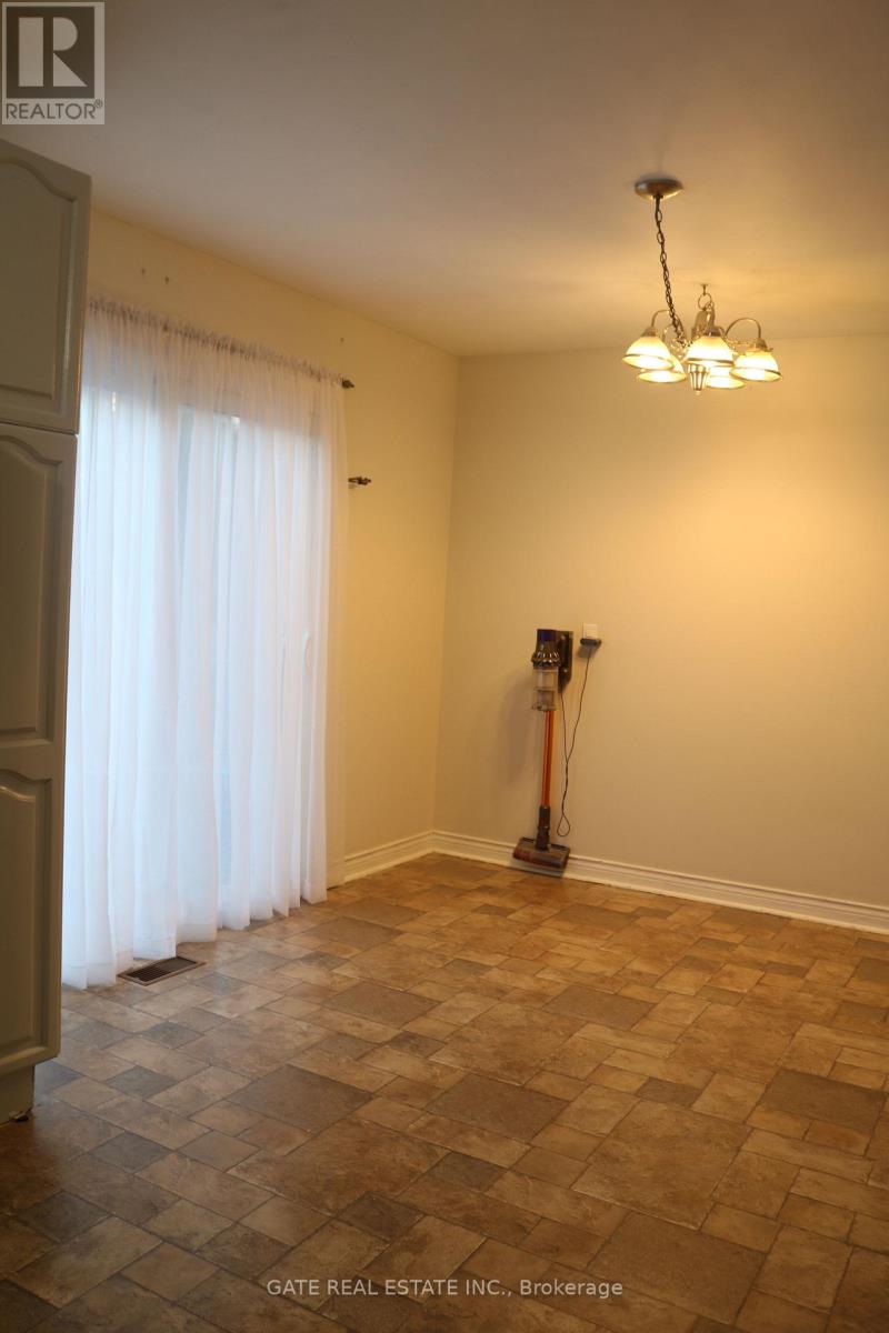 13 Spring Street, Whitchurch-Stouffville, Ontario  L4A 7X1 - Photo 43 - N12459326