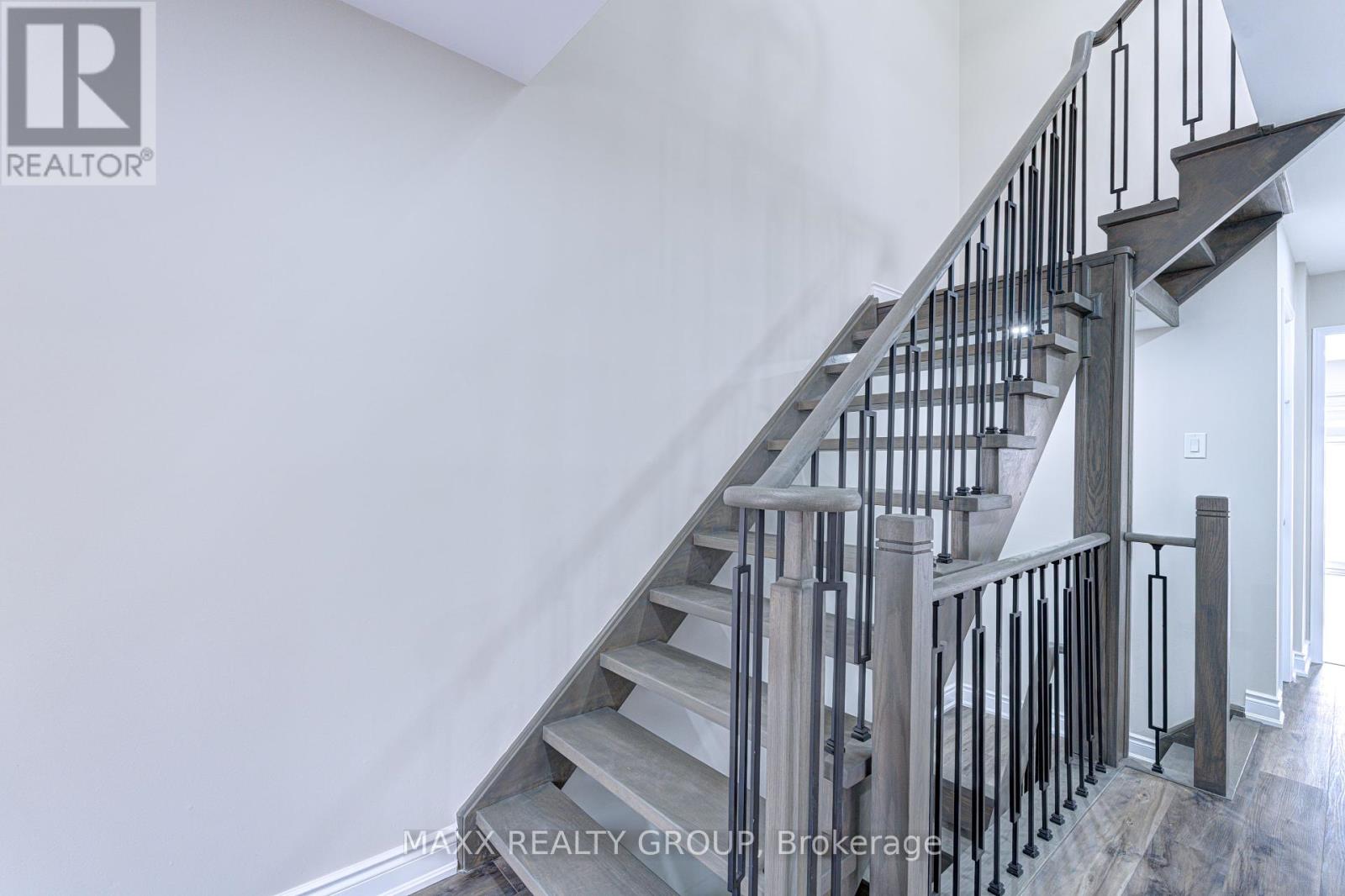 109 Woodsend Run, Brampton, Ontario  L6Y 4H7 - Photo 3 - W12459329