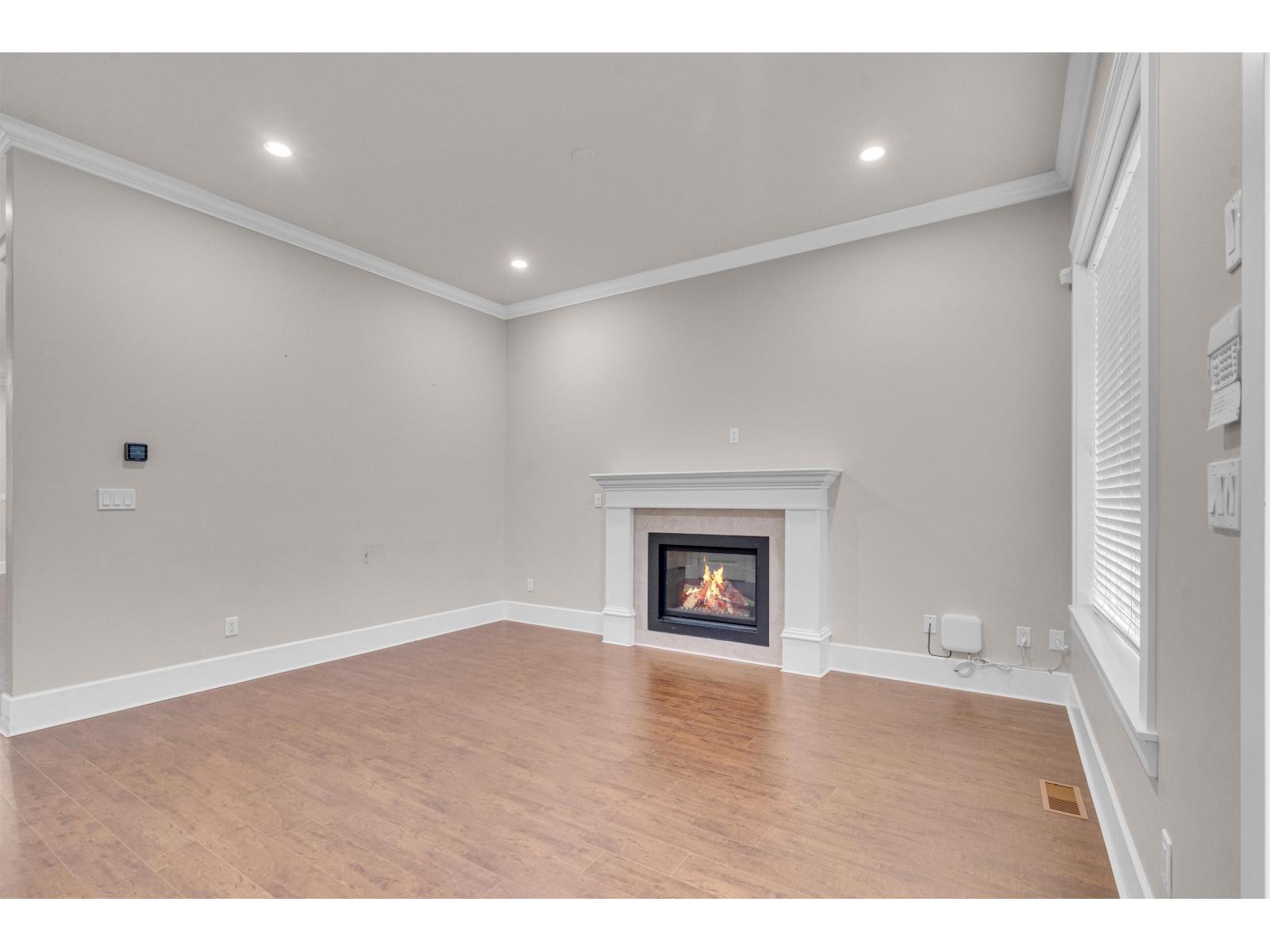 14063 91a Avenue, Surrey, British Columbia  V3V 1J5 - Photo 3 - R3057793
