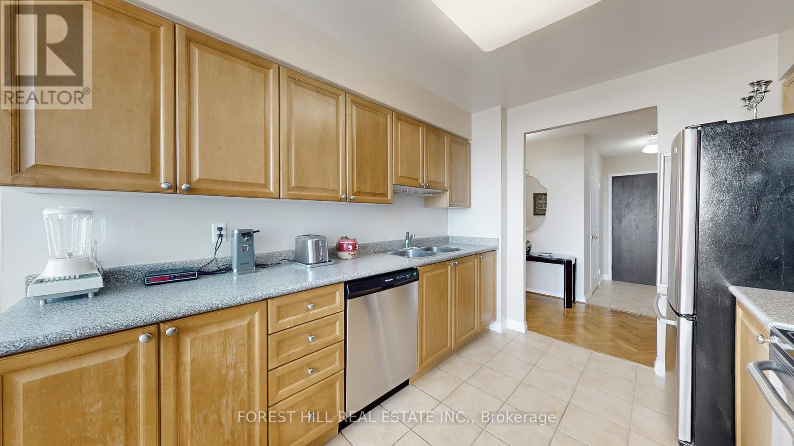 1109 - 110 Promenade Circle, Vaughan, Ontario  L4J 7W8 - Photo 17 - N12459331