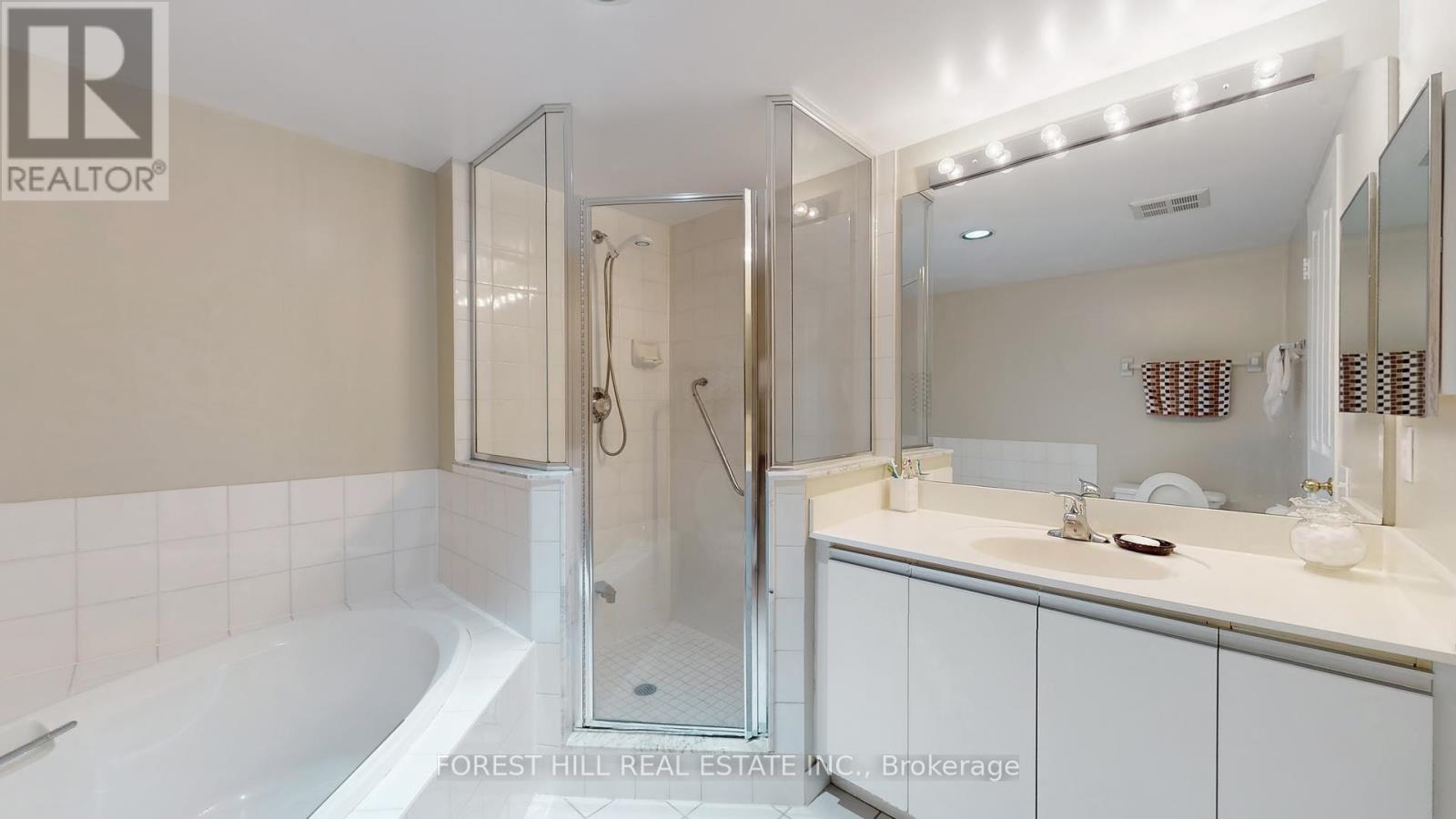 1109 - 110 Promenade Circle, Vaughan, Ontario  L4J 7W8 - Photo 24 - N12459331