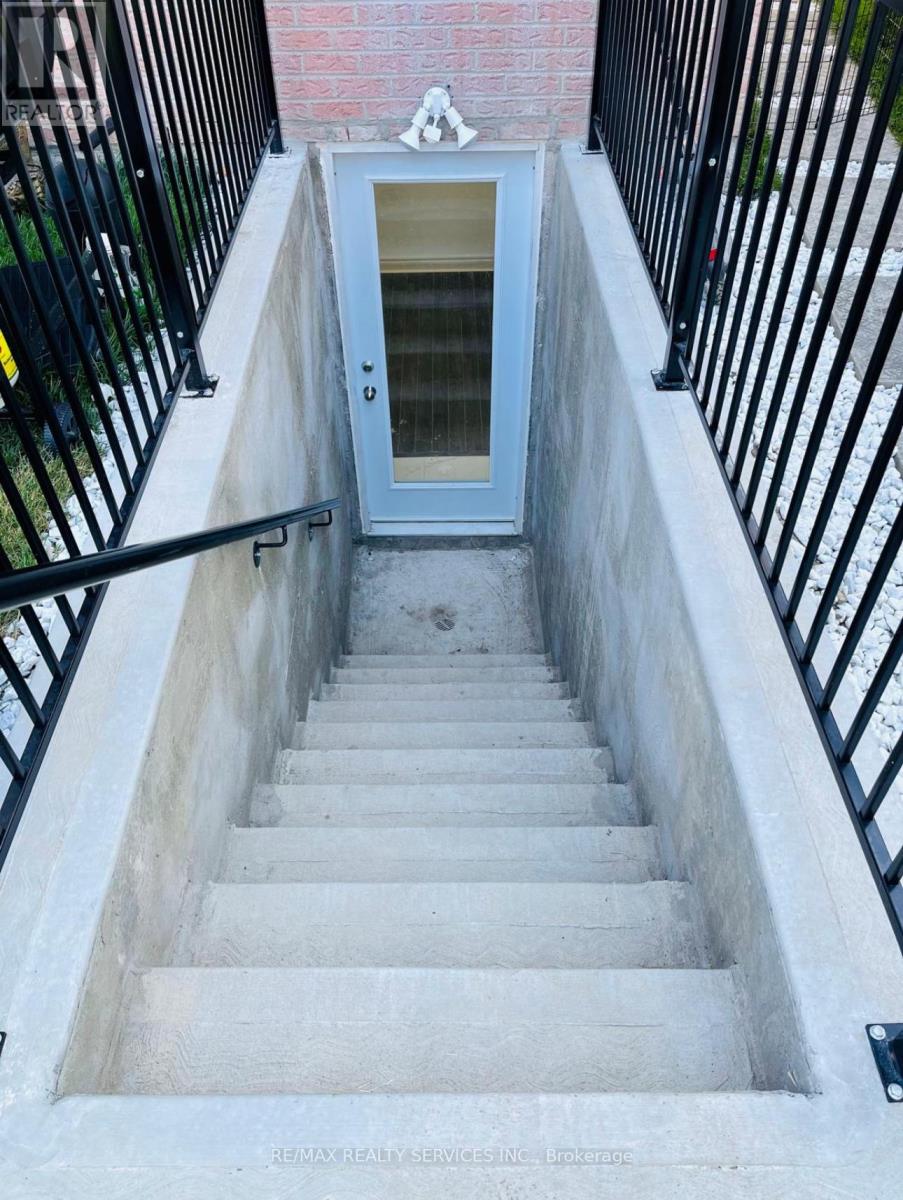 Bsmt - 24 Autumn Glen Circle, Toronto, Ontario  M9W 6C3 - Photo 31 - W12457228