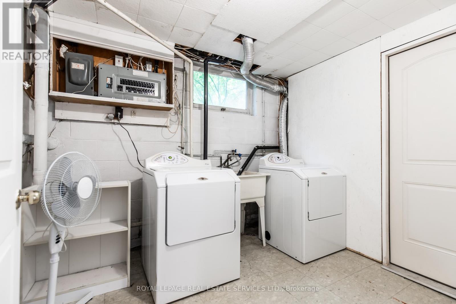 Unit #2 - 227 Lakeshore Road W, Oakville, Ontario  L6K 1E9 - Photo 15 - W12459342